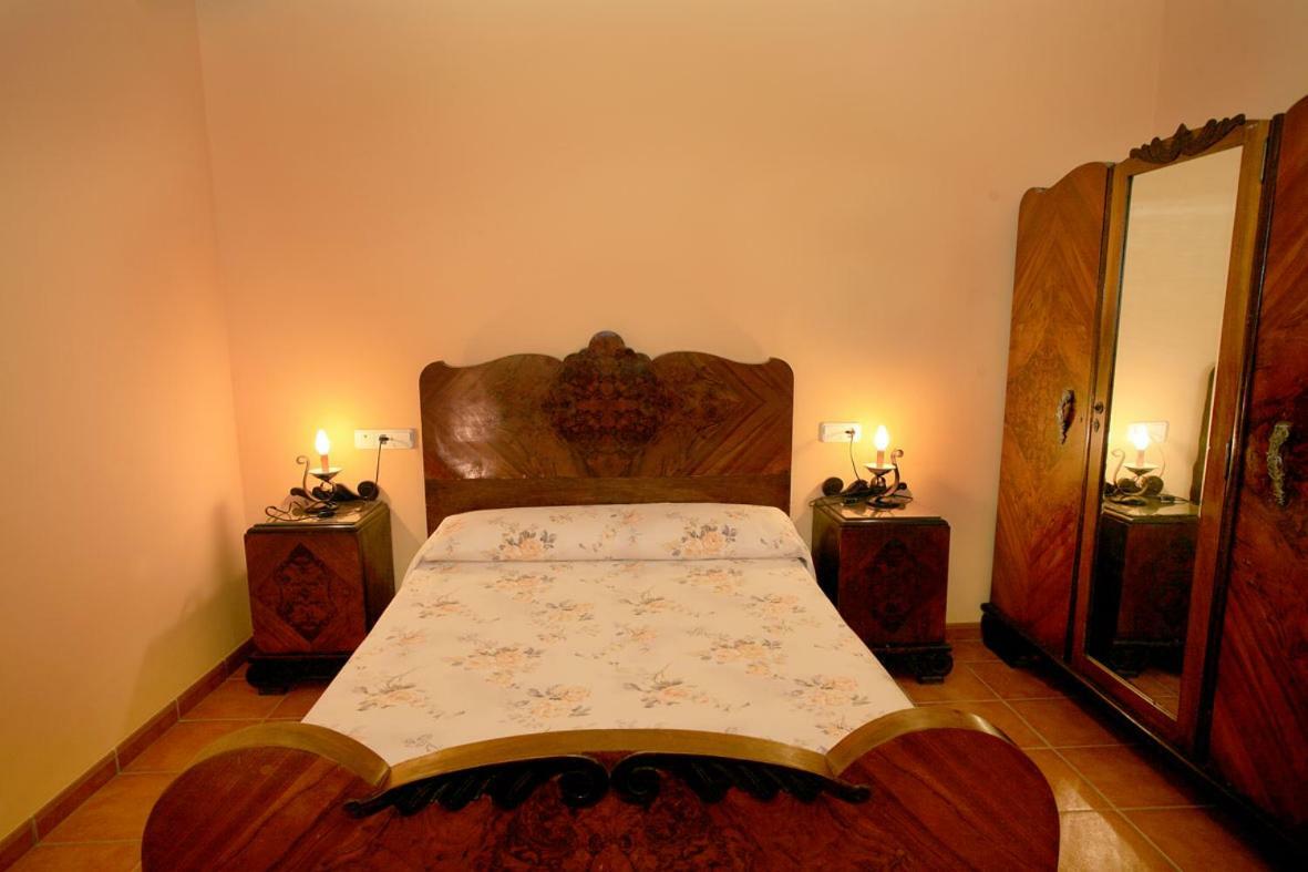 Hostal La Premsa Arnes Exterior foto